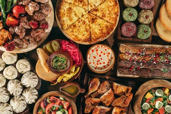 how-to-order-at-georgian-restaurant.webp
